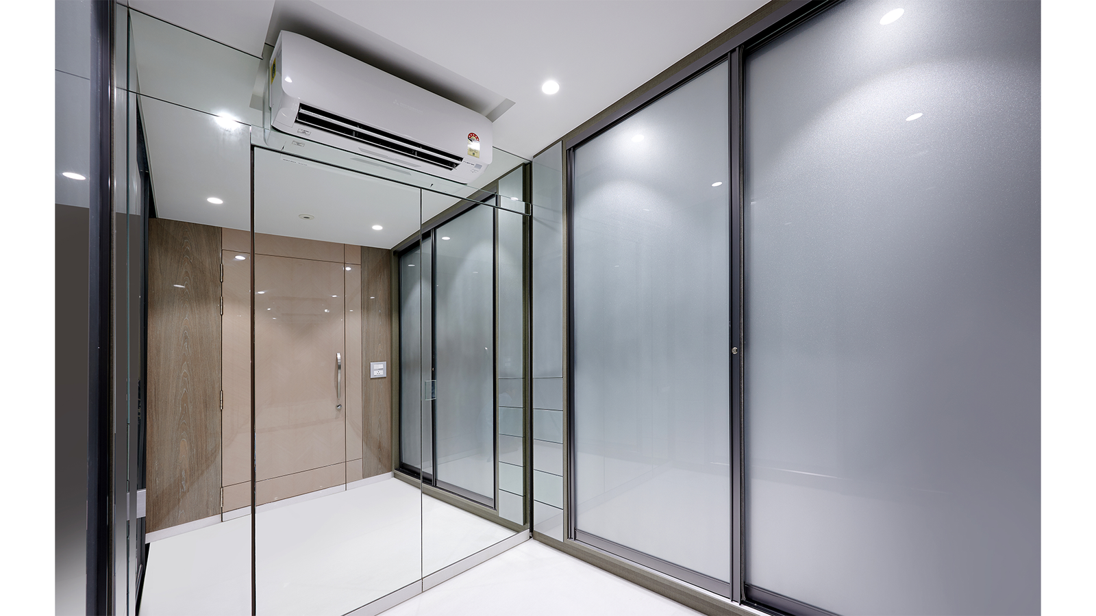 Ajay_Walkin-wardrobe2